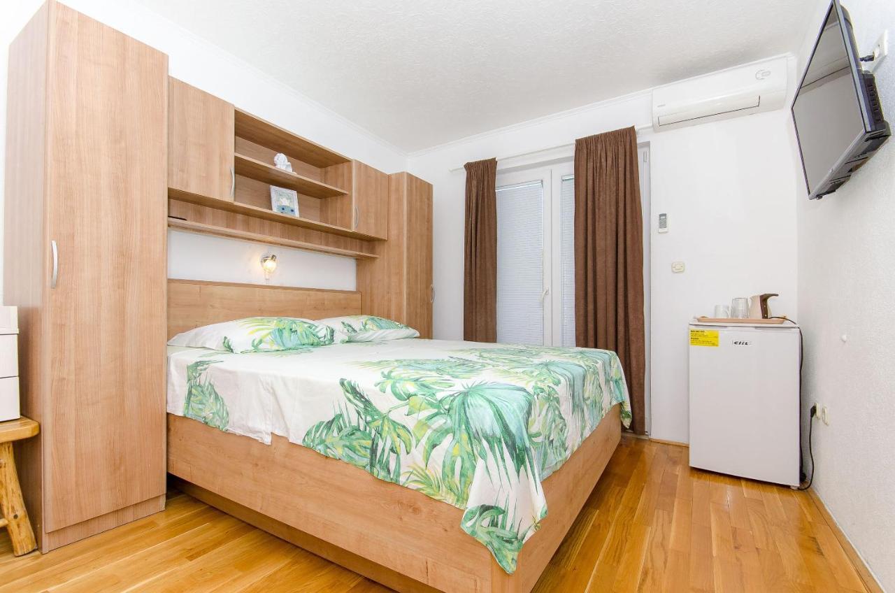 Rooms Nikola Tučepi المظهر الخارجي الصورة